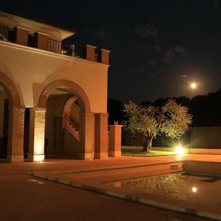 Residence Stella Del Gran Sasso Colledara Екстериор снимка