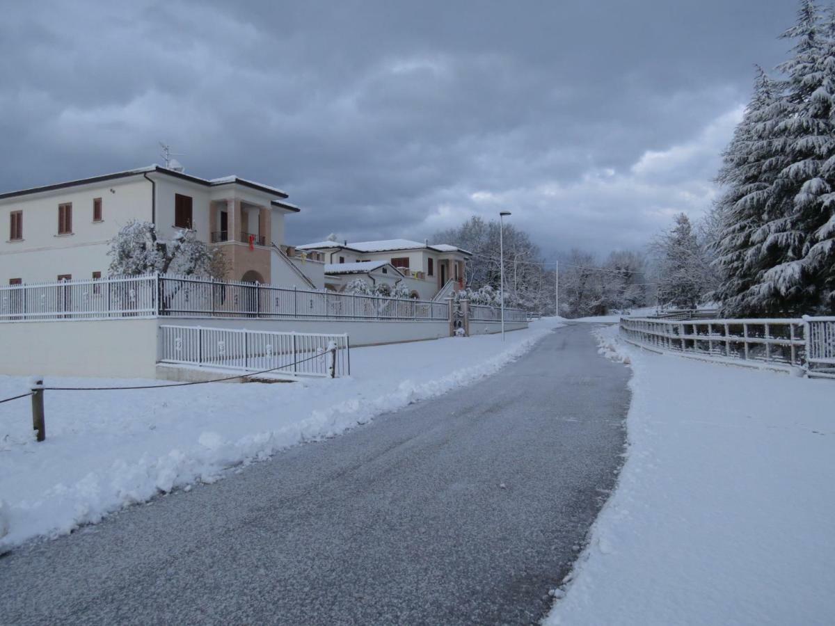 Residence Stella Del Gran Sasso Colledara Екстериор снимка