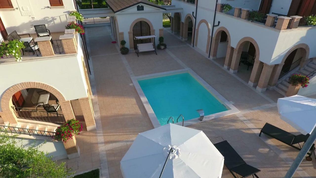 Residence Stella Del Gran Sasso Colledara Екстериор снимка