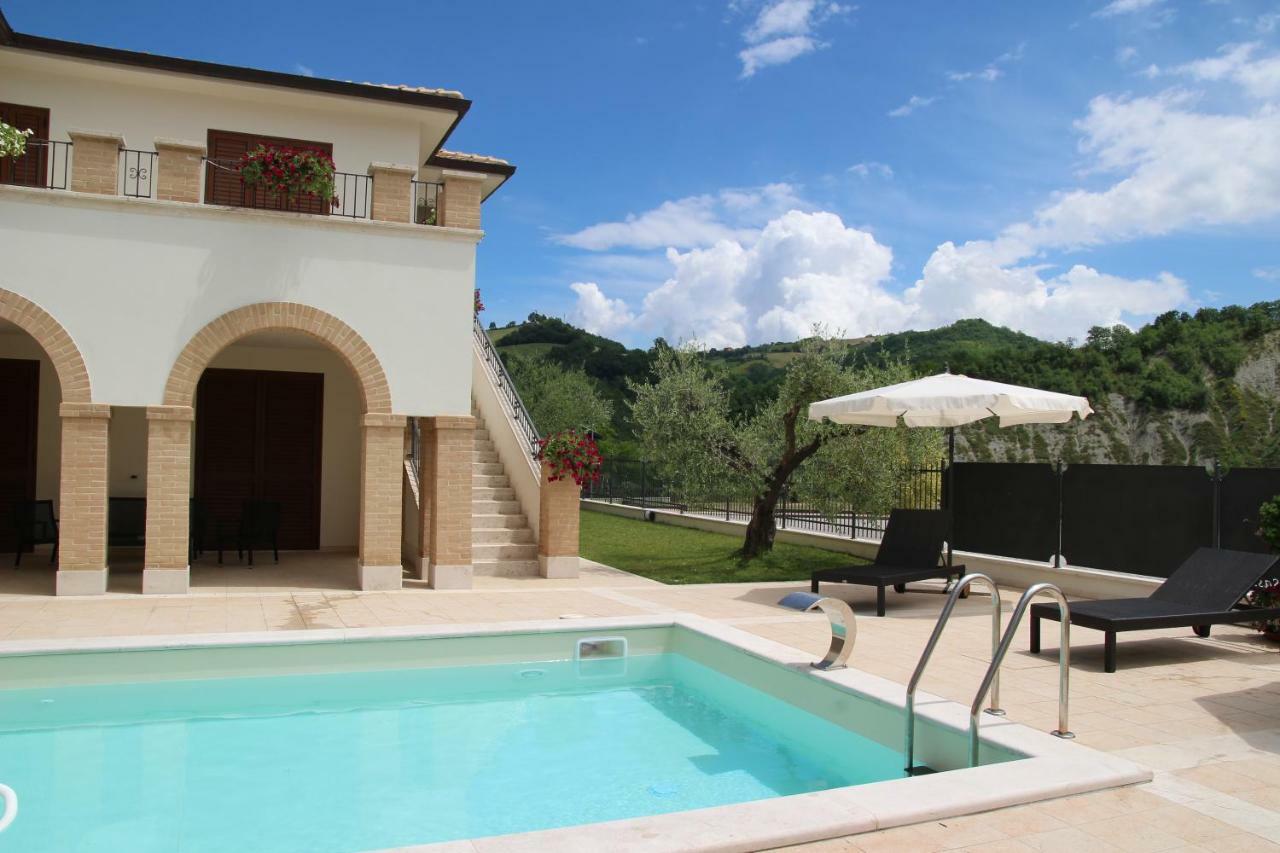 Residence Stella Del Gran Sasso Colledara Екстериор снимка