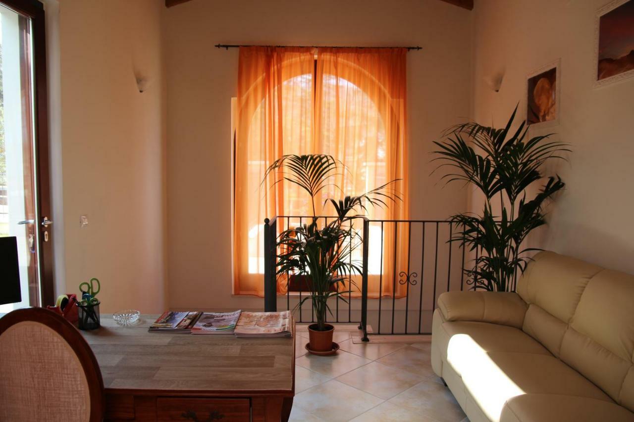 Residence Stella Del Gran Sasso Colledara Екстериор снимка