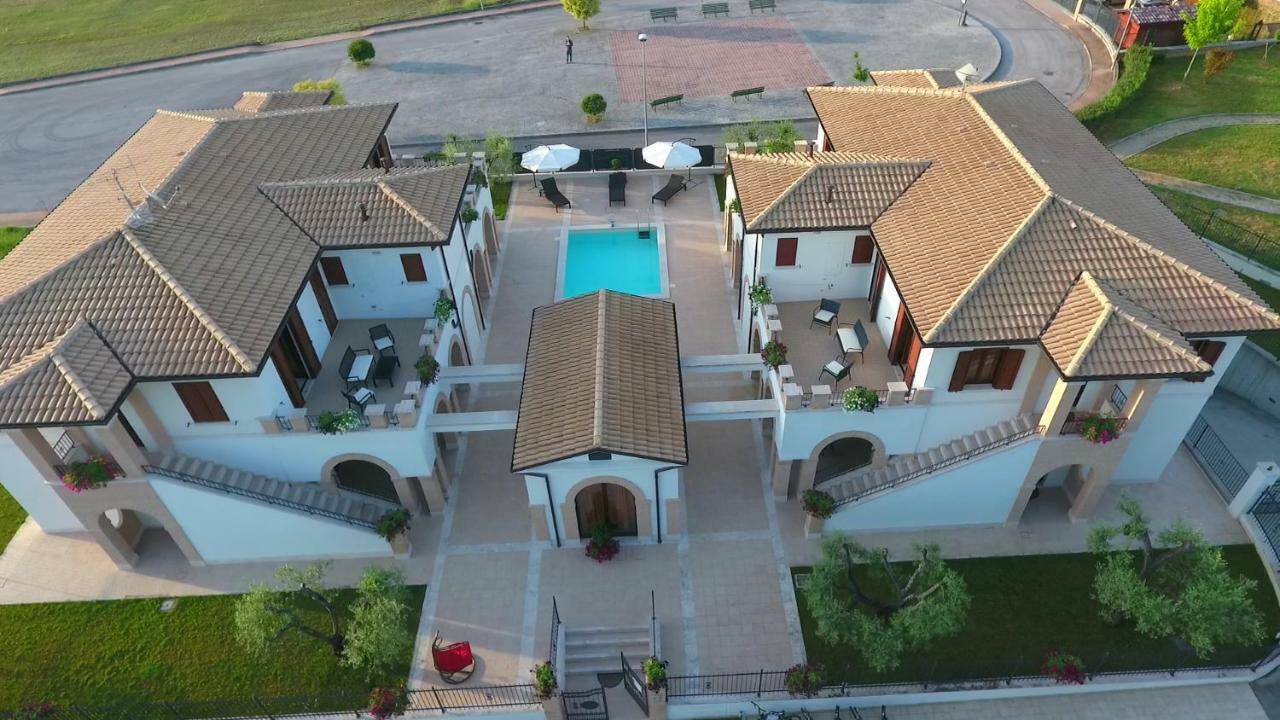Residence Stella Del Gran Sasso Colledara Екстериор снимка