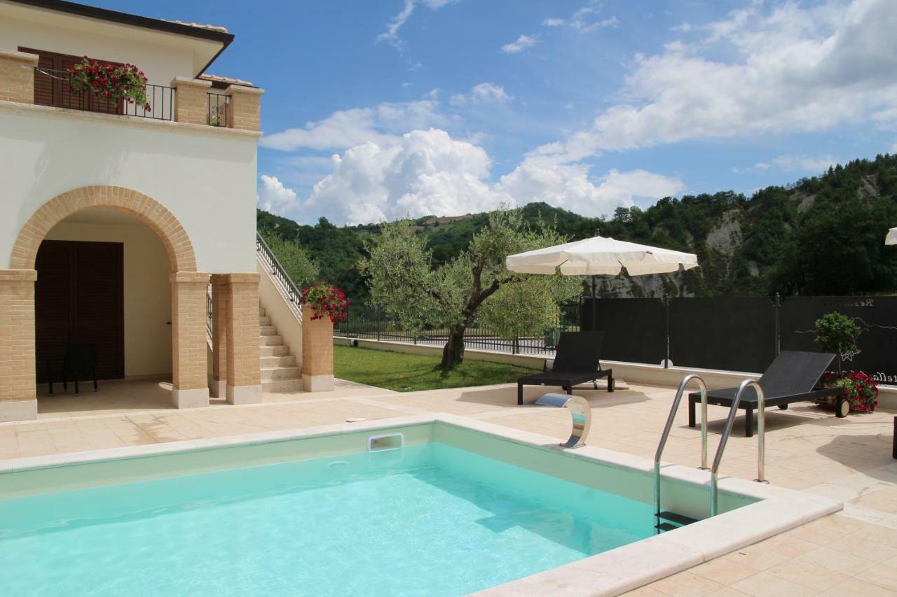 Residence Stella Del Gran Sasso Colledara Екстериор снимка