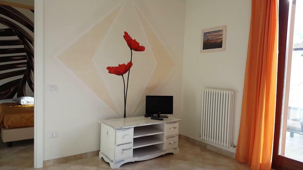 Residence Stella Del Gran Sasso Colledara Екстериор снимка