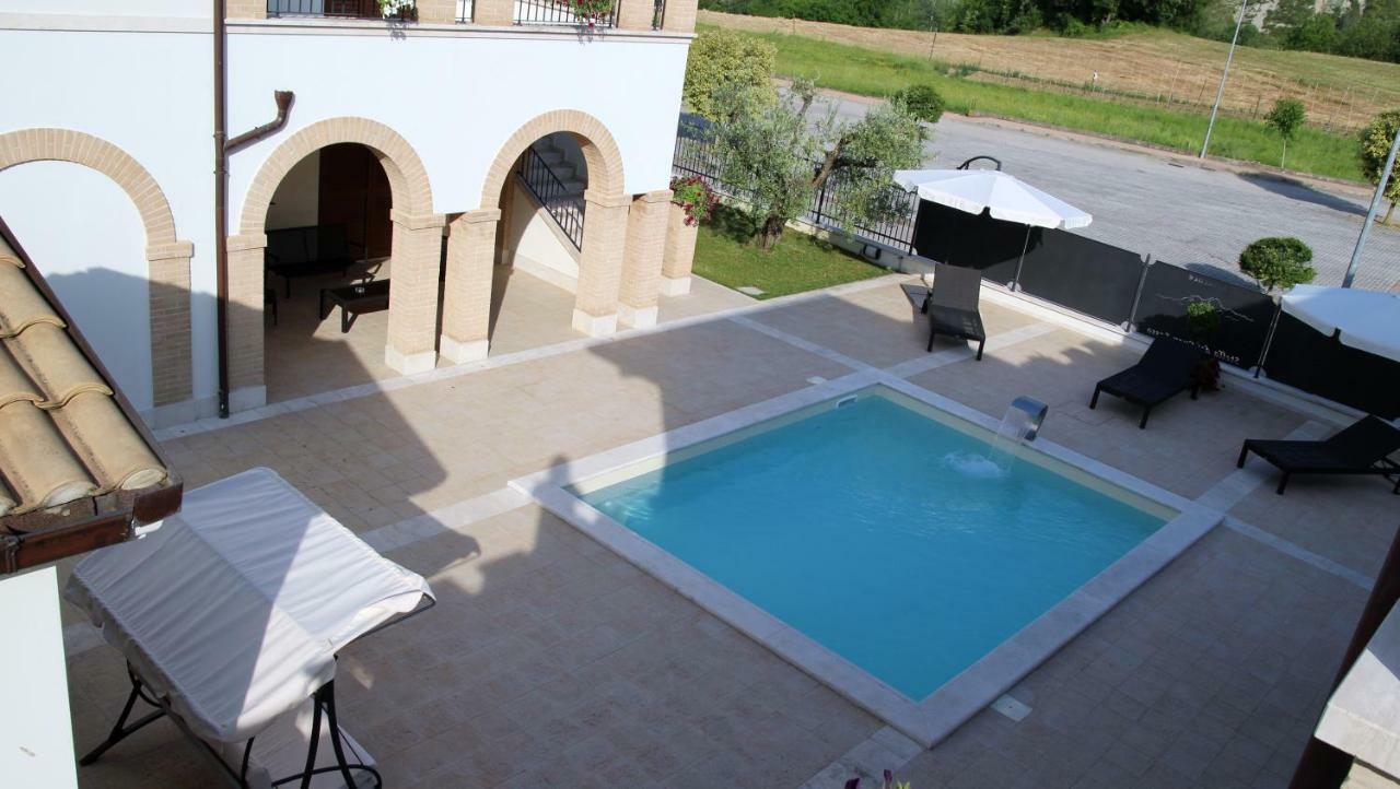Residence Stella Del Gran Sasso Colledara Екстериор снимка