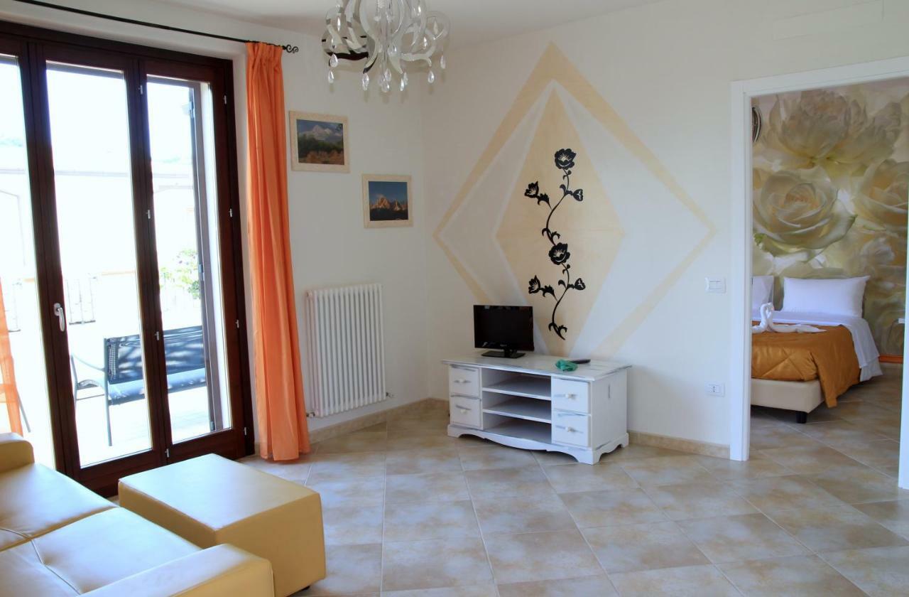 Residence Stella Del Gran Sasso Colledara Екстериор снимка