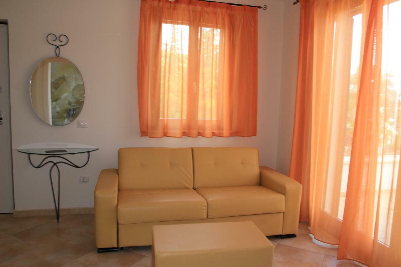 Residence Stella Del Gran Sasso Colledara Екстериор снимка