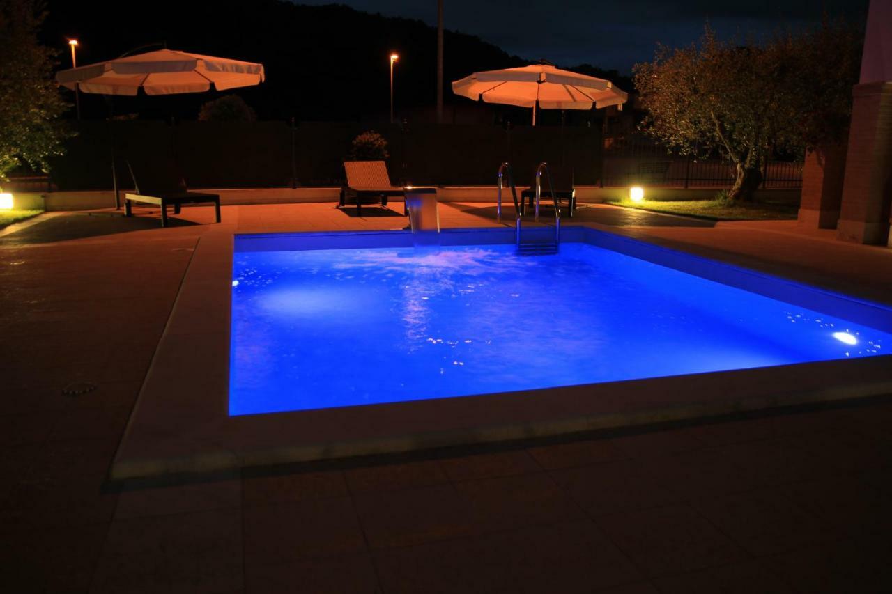 Residence Stella Del Gran Sasso Colledara Екстериор снимка
